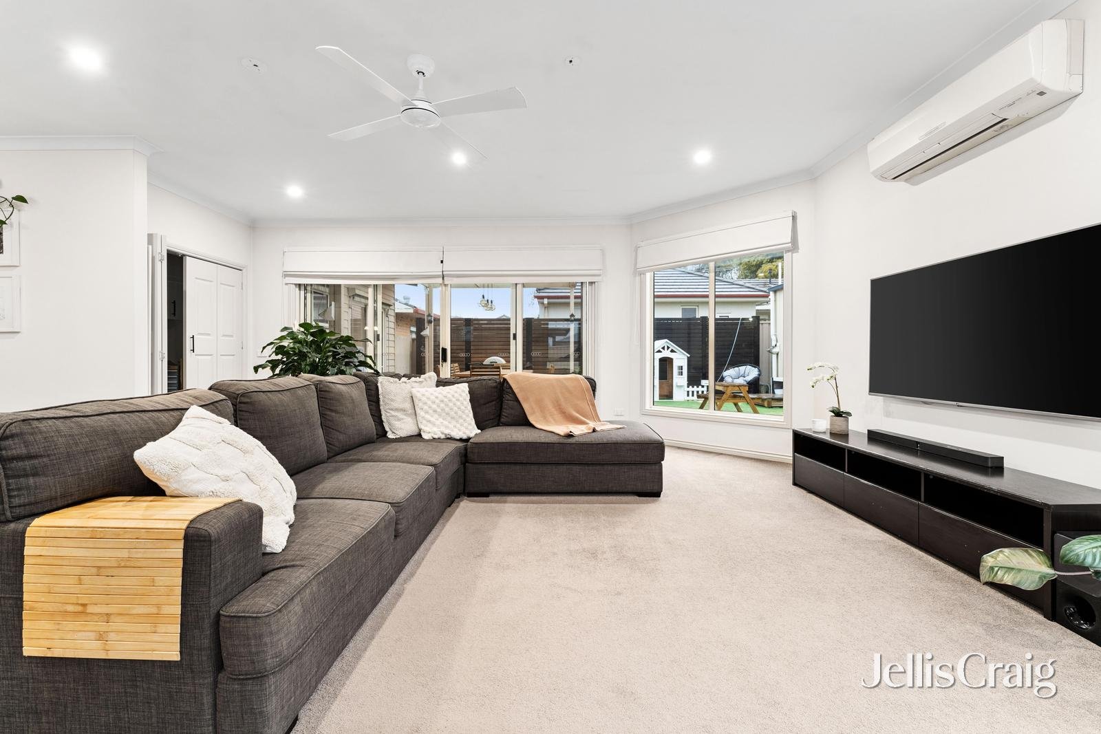 918 Geelong Road, Canadian image 7