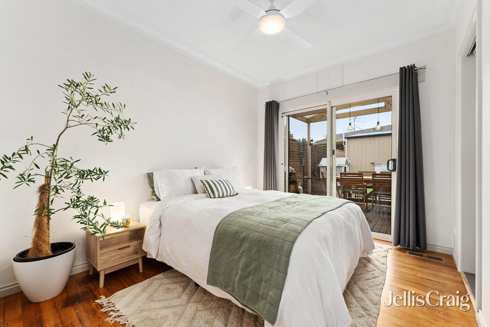 918 Geelong Road, Canadian image 8