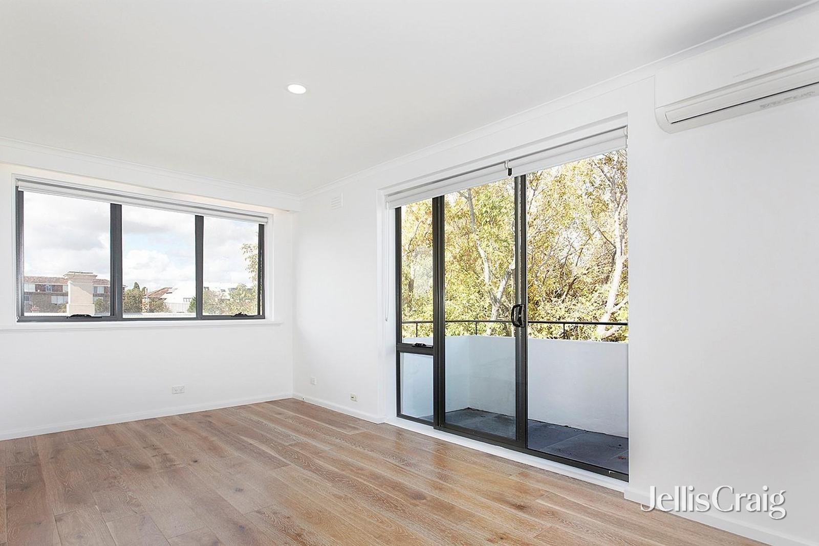 9/18 Lewisham Road, Windsor image 3