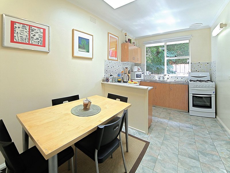 9/18 Parkside Street, Elsternwick image 2