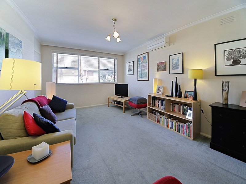 9/18 Parkside Street, Elsternwick image 3