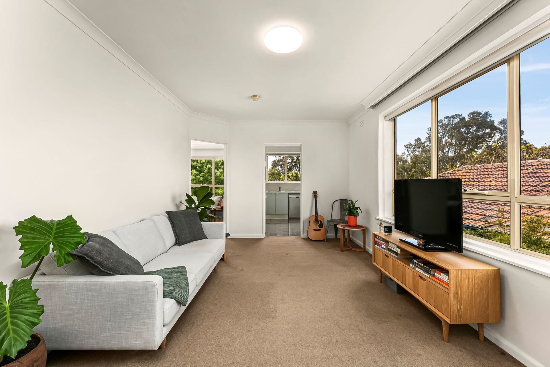 9/18 Spray Street, Elwood image 1