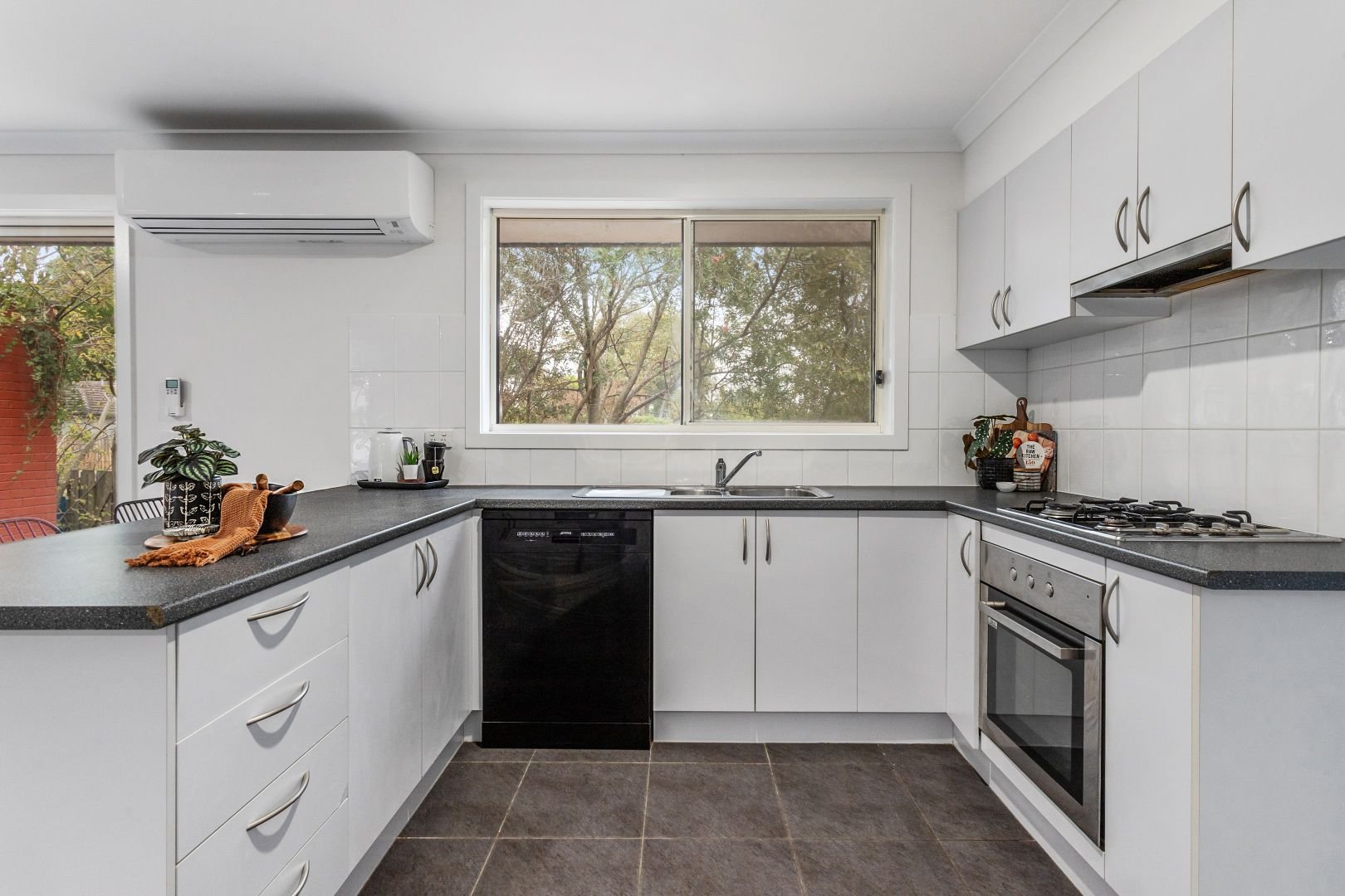 91A Hull Road, Croydon image 3