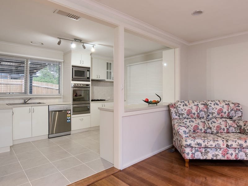 92 Cardigan Road, Mooroolbark image 6