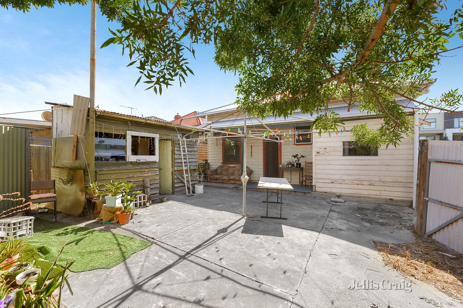 92 De Carle Street, Brunswick image 2