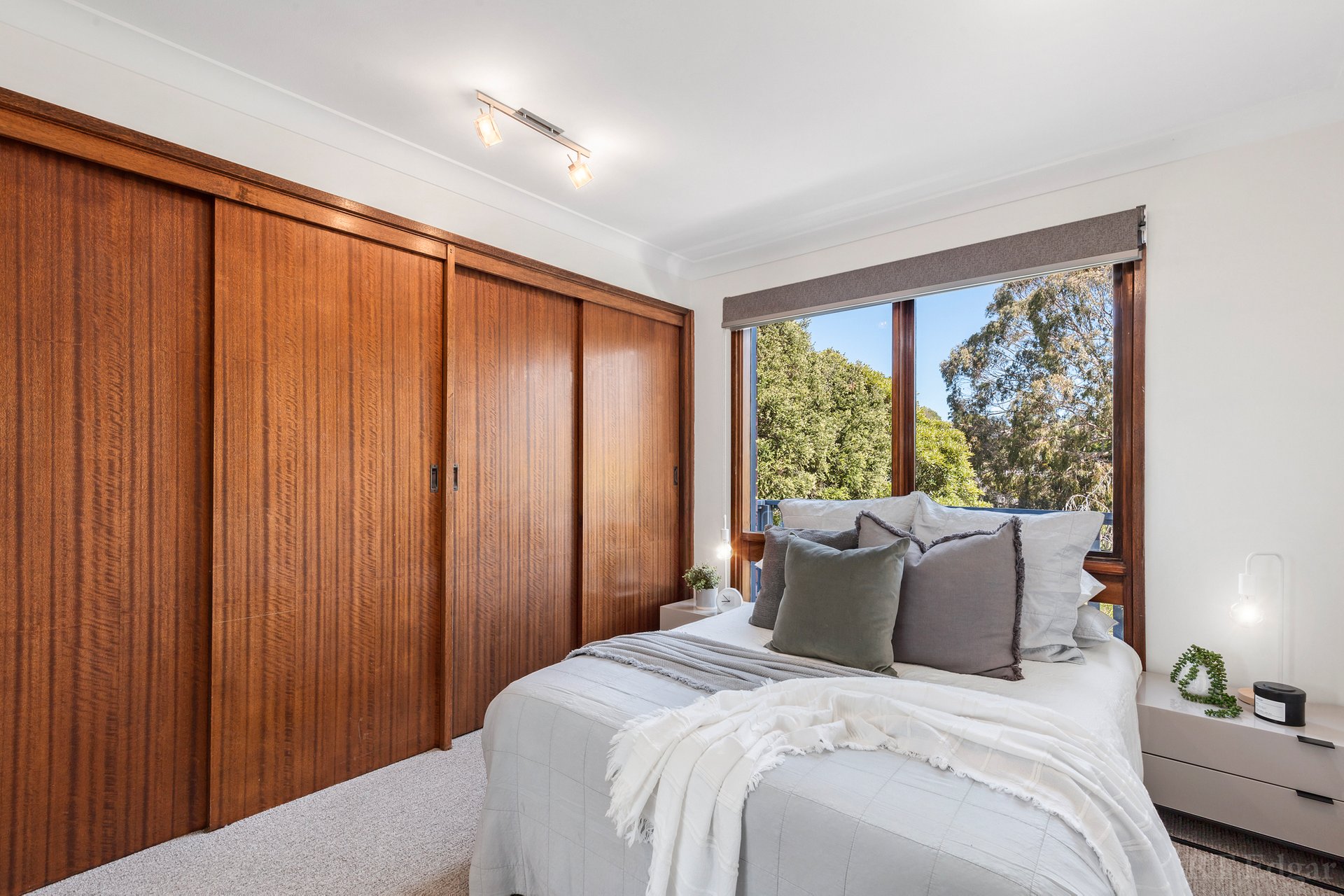 Property Gallery Thumbnail 13
