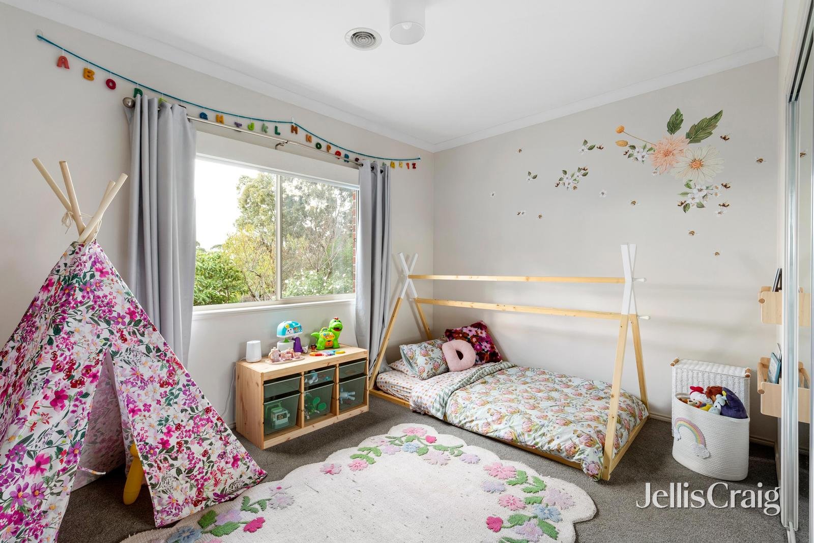 92 Golf View Drive, Craigieburn image 9