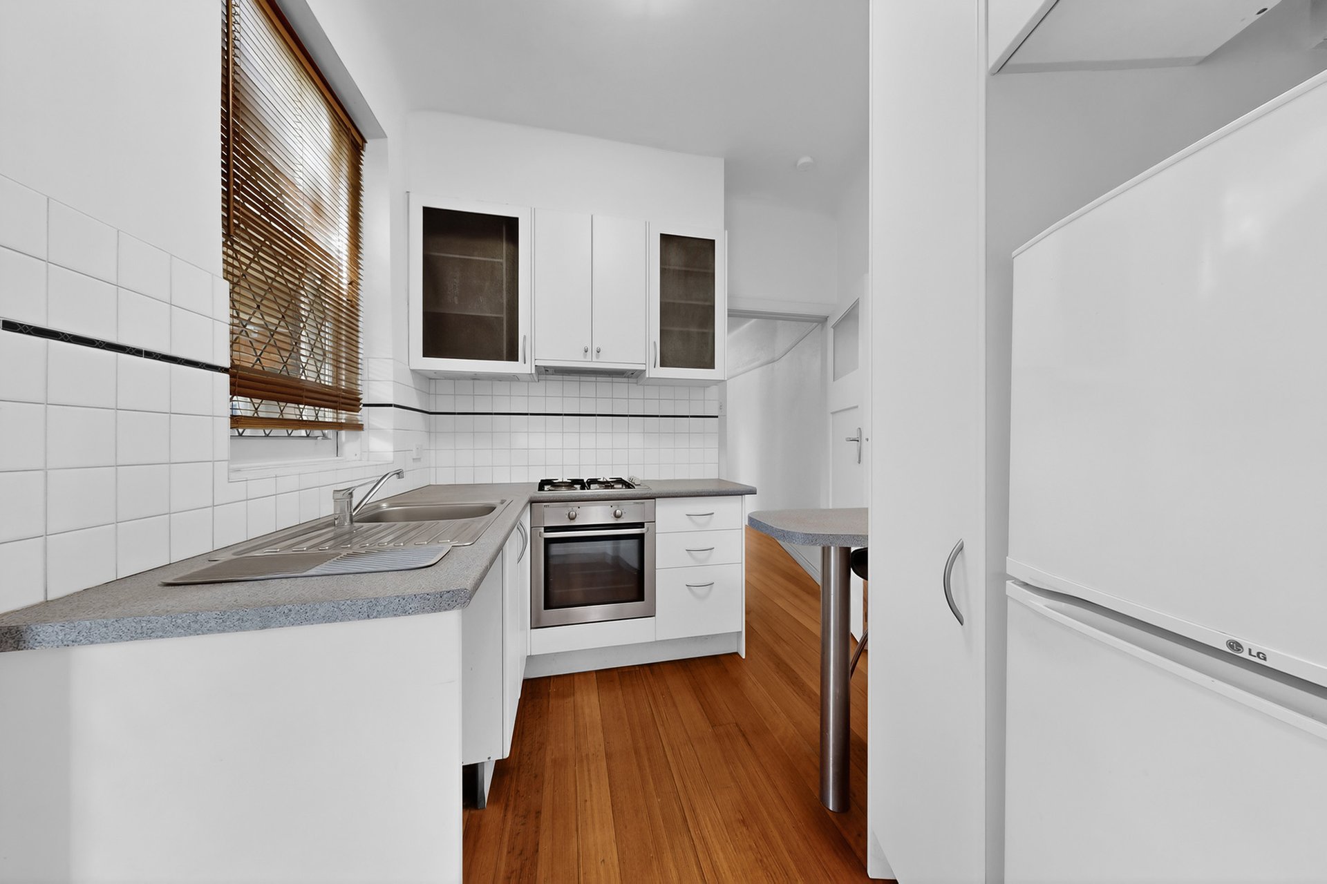 9 / 2 Jessamine Avenue Prahran