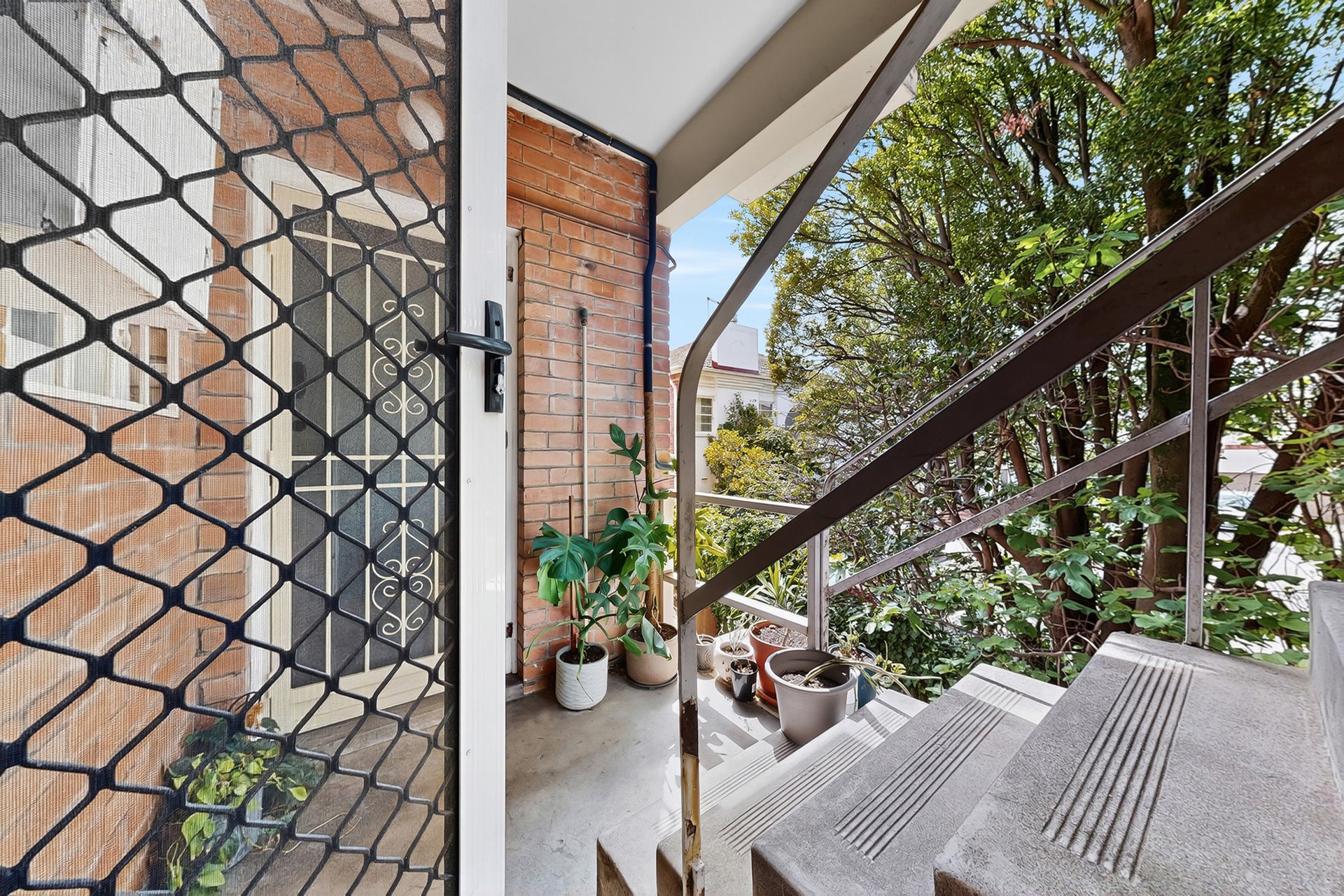 9 / 2 Jessamine Avenue Prahran