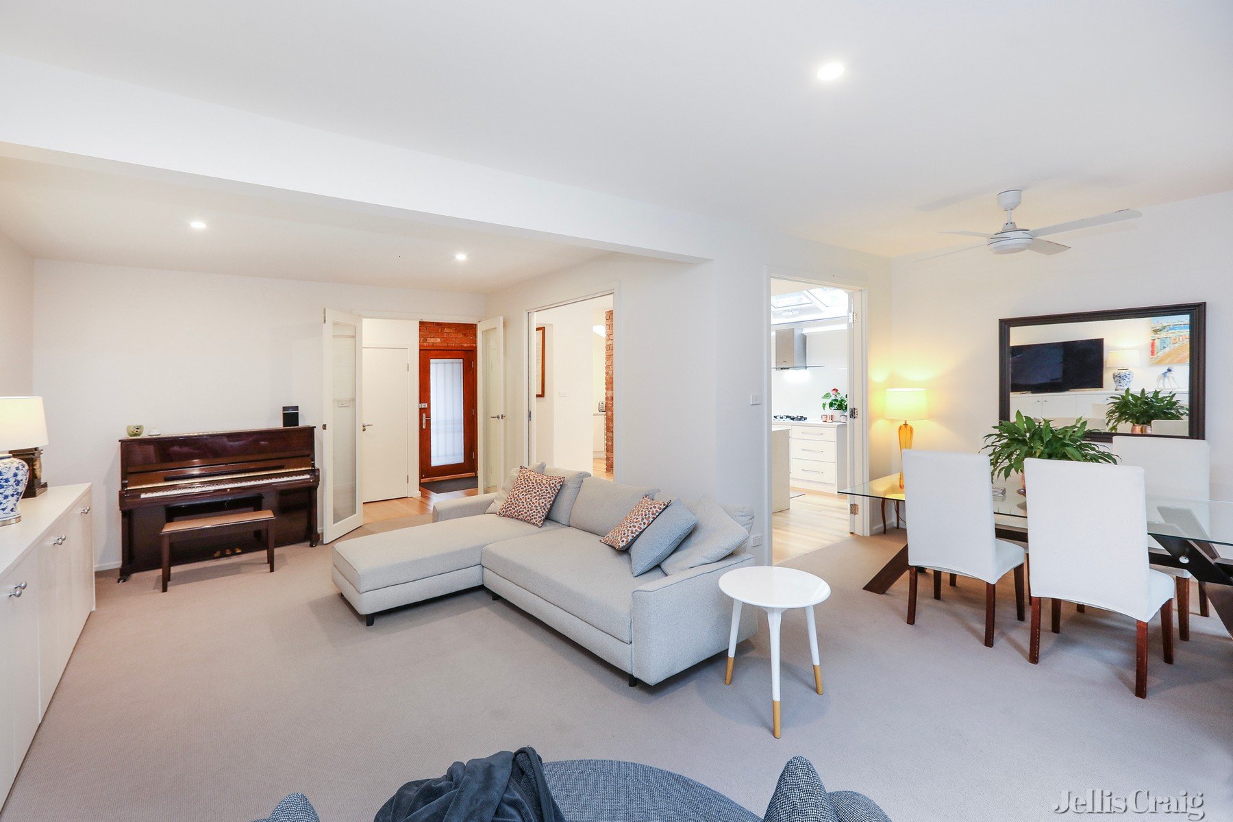 9/2 Manningham Street, Parkville image 2