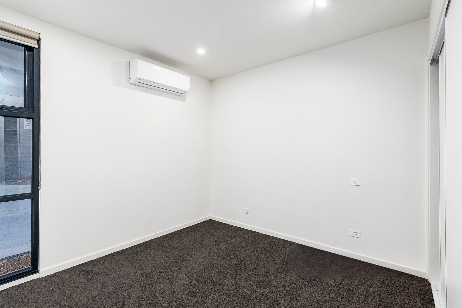 Property Gallery Thumbnail 8