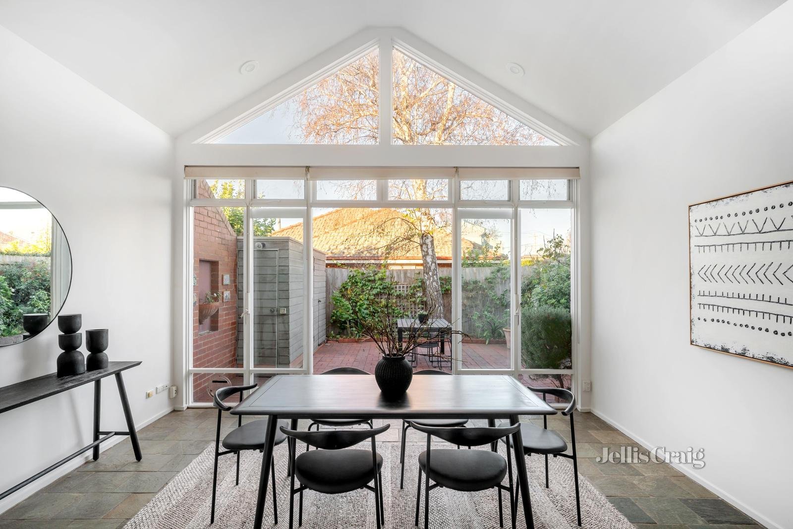 92 Sutherland Road, Armadale image 2