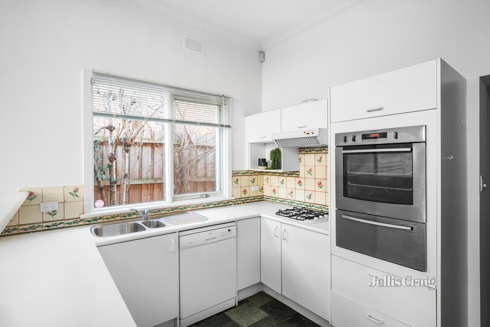 92 Sutherland Road, Armadale image 4