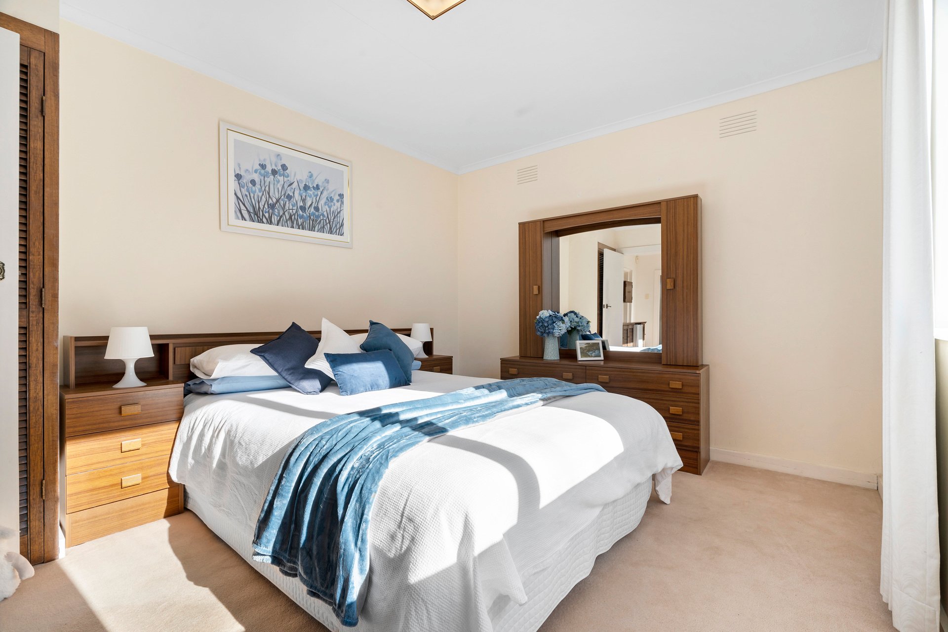 Property Gallery Thumbnail 8