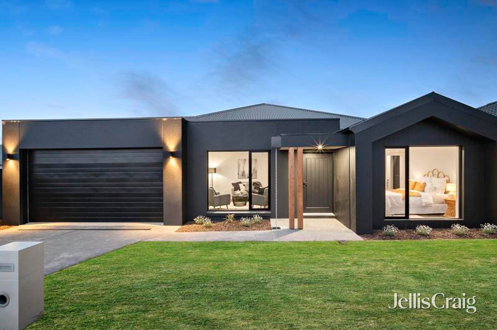 92 Willoby Drive, Alfredton image 1