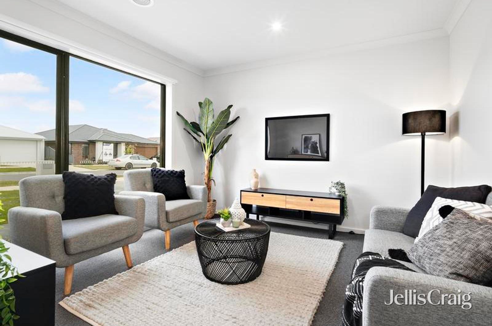 92 Willoby Drive, Alfredton image 2