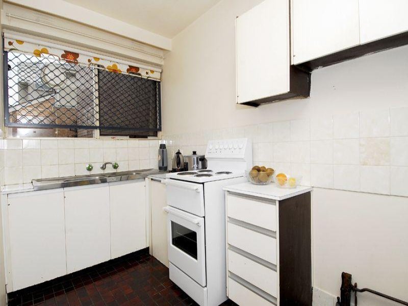 9/20 Oxford Street, Box Hill image 2