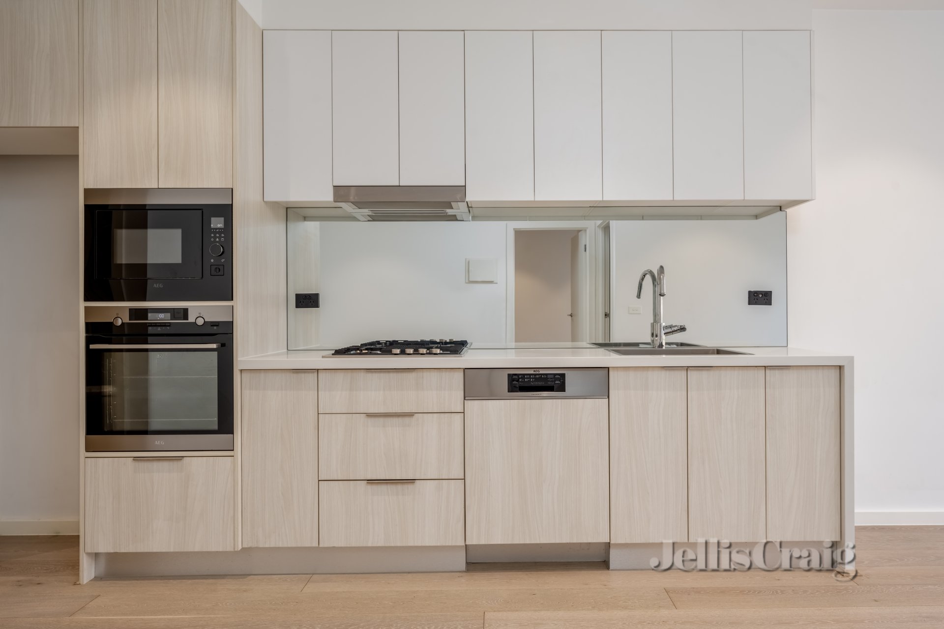 9/2055 Malvern Road, Malvern East image 2