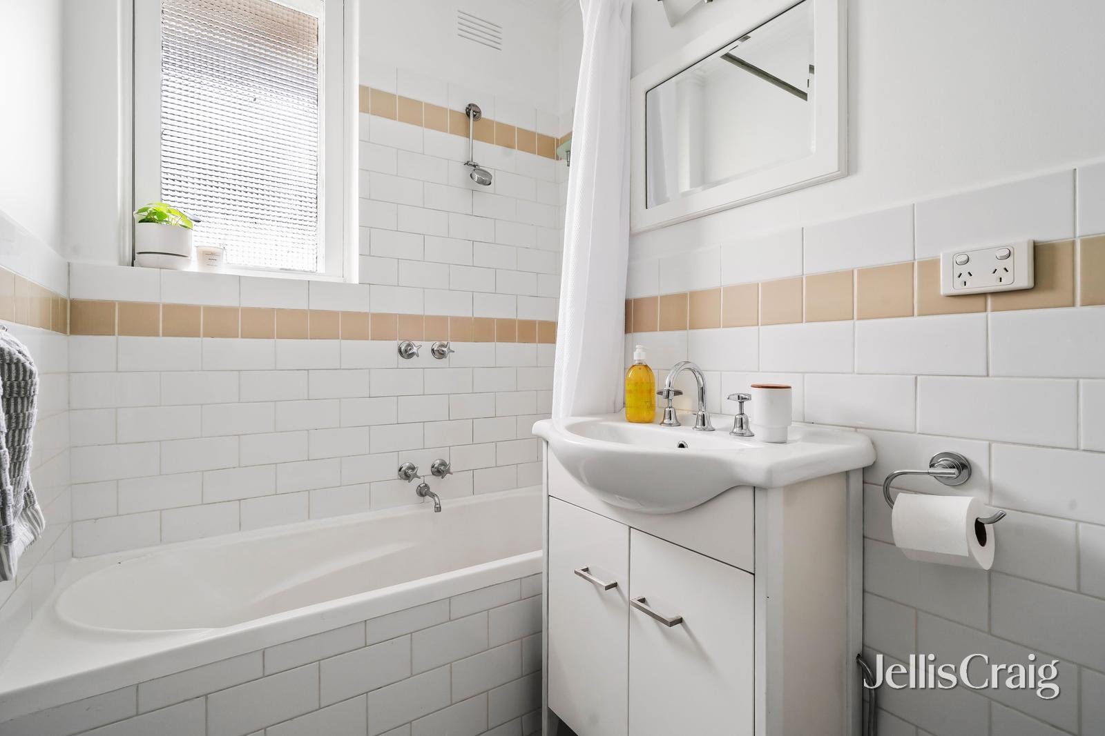 9/21 Bruce Street, Toorak image 8