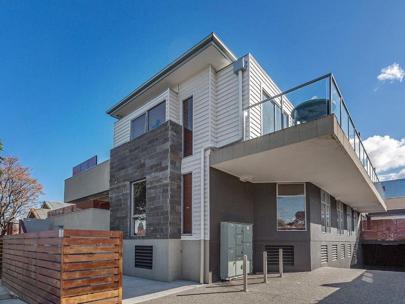 9 / 230 Williamstown Road YARRAVILLE
