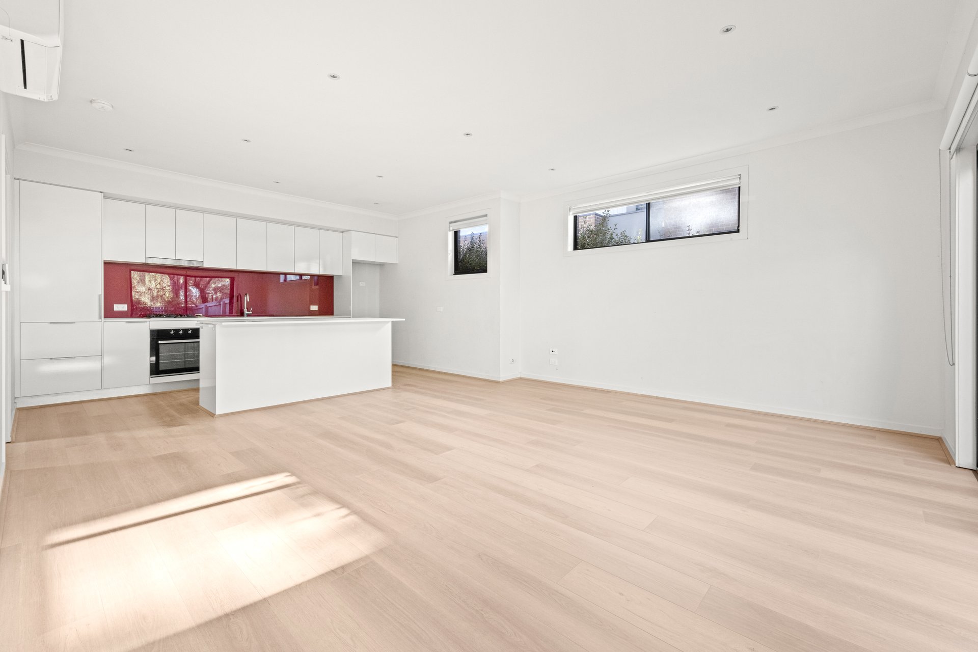 9/237 Dunns Road, Mornington image 3