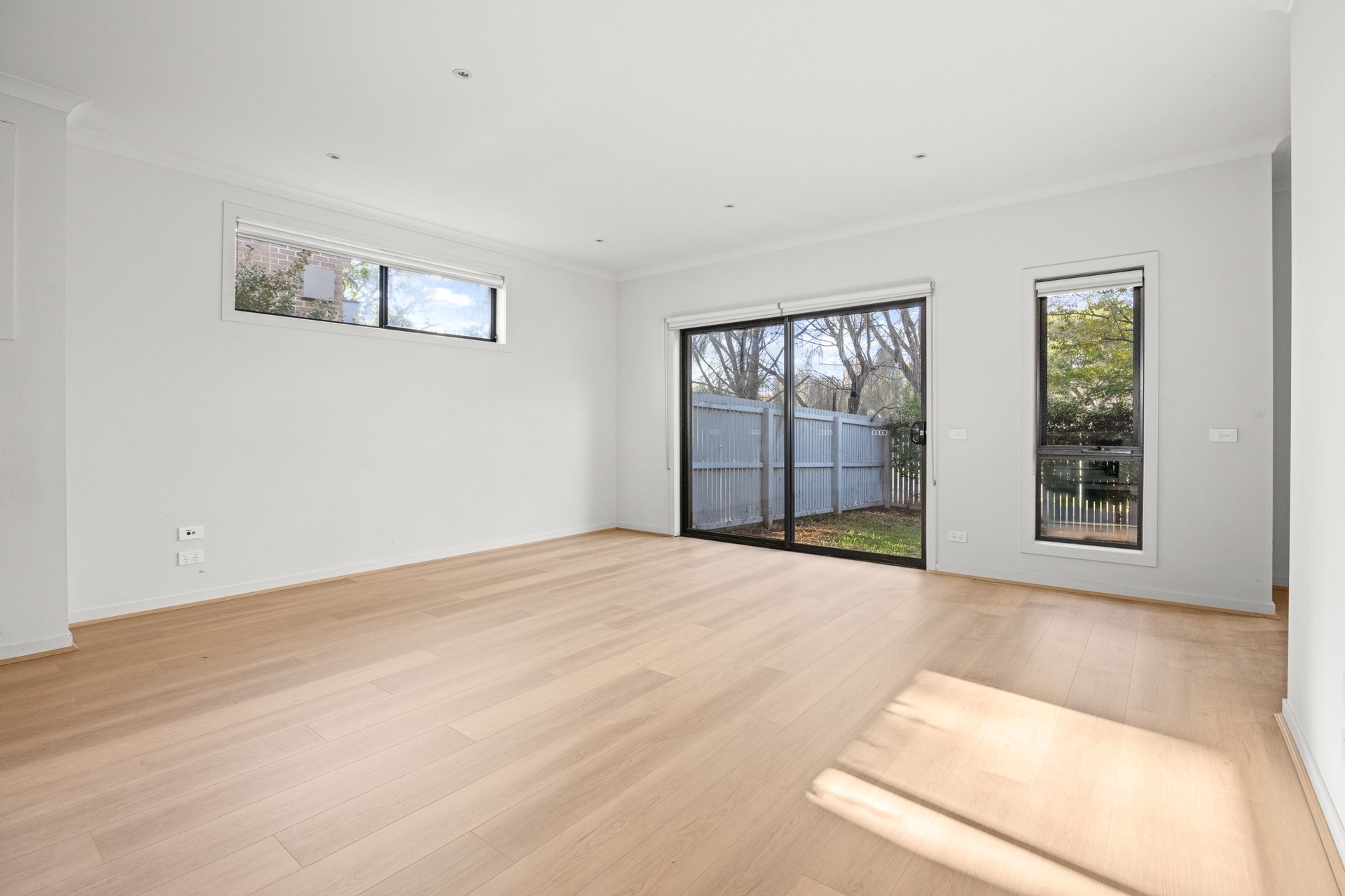 9/237 Dunns Road, Mornington image 4