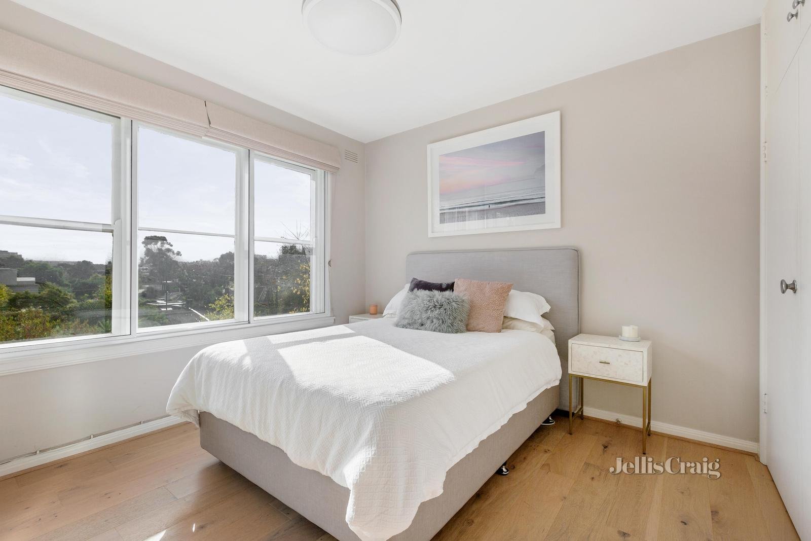 9/24 Mathoura Road, Toorak image 7