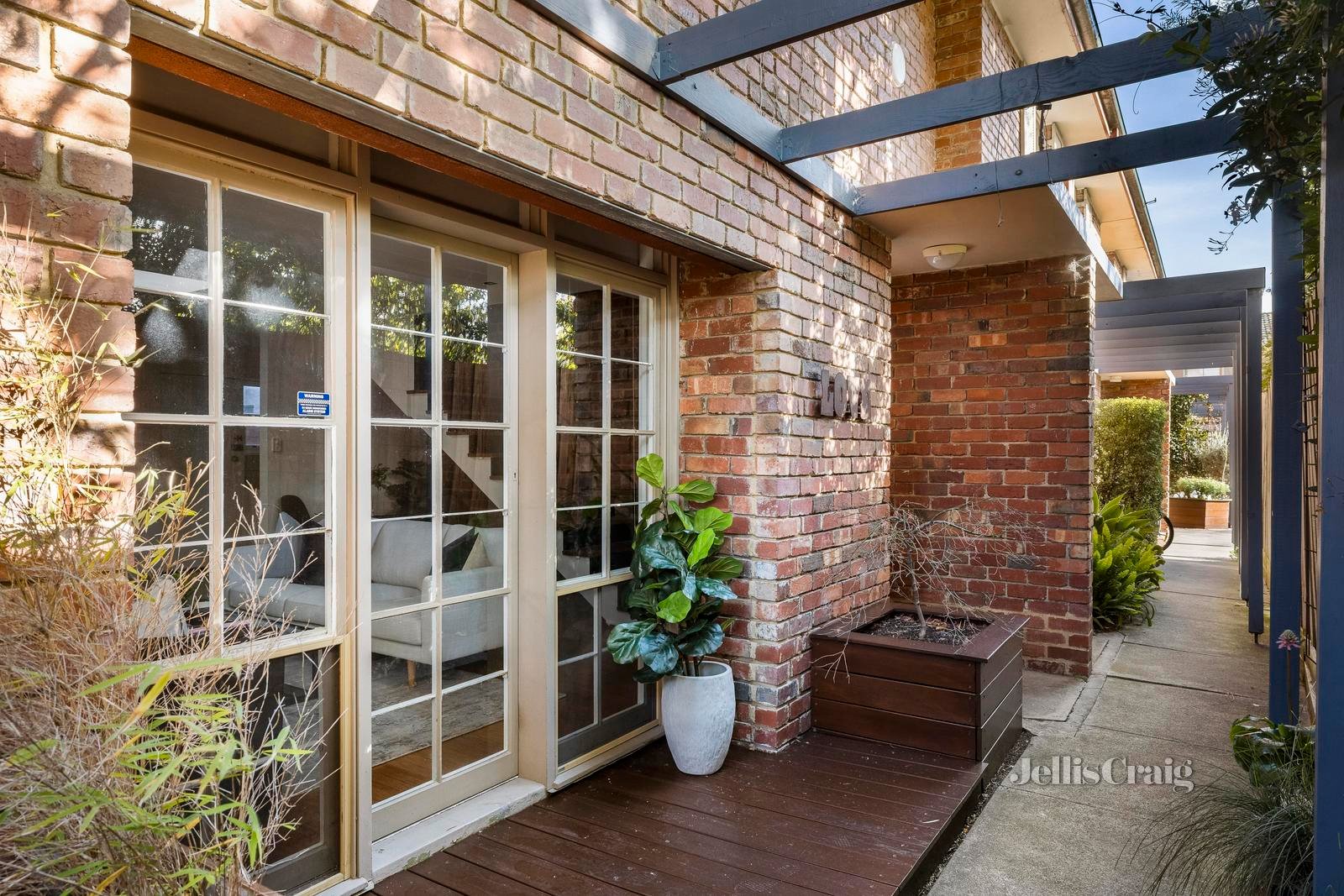 9/247 Mckean Street, Fitzroy North image 2