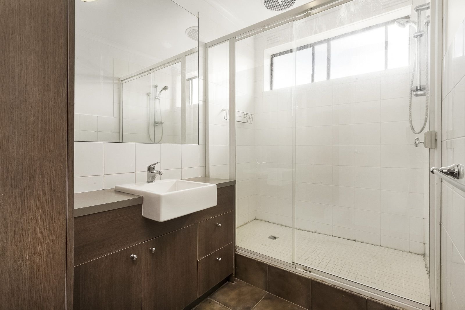 Property Gallery Thumbnail 6