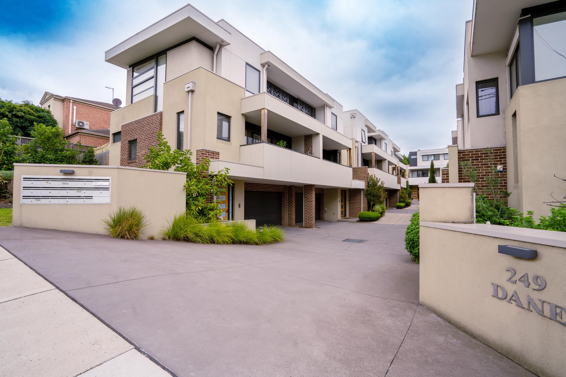 Property Gallery - Main Image
