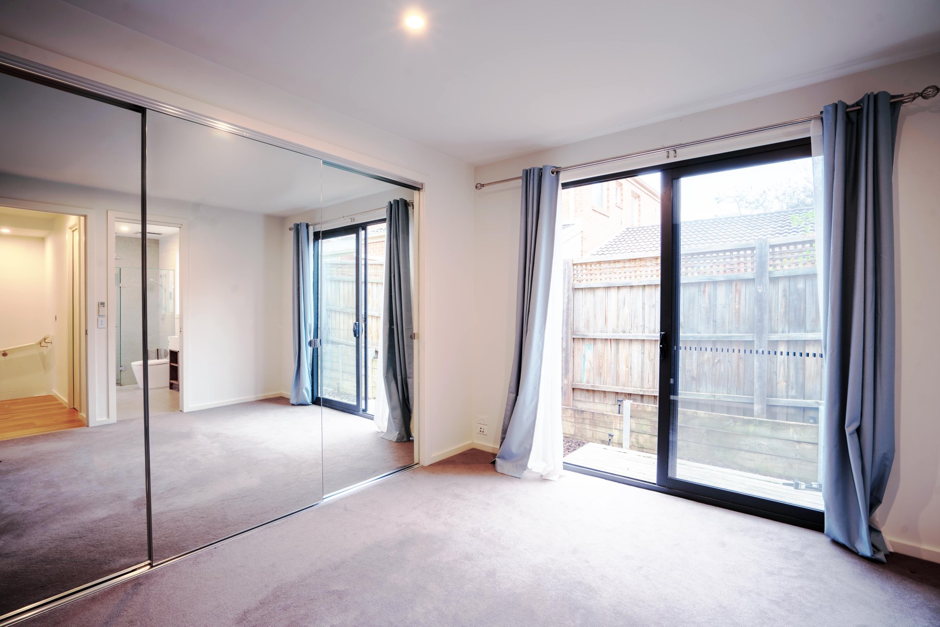 Property Gallery Thumbnail 4