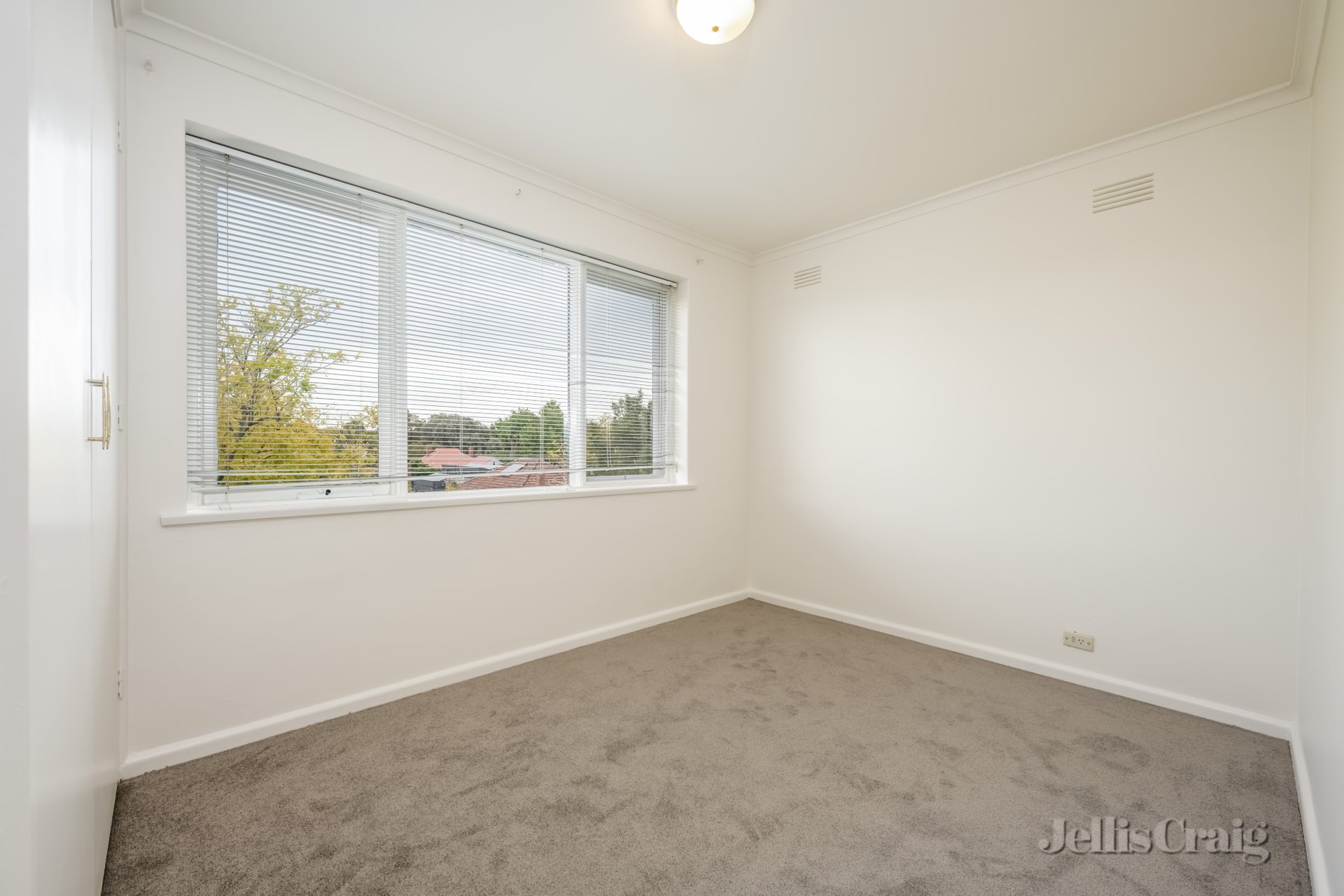 9/27 Ewart Street, Malvern image 3