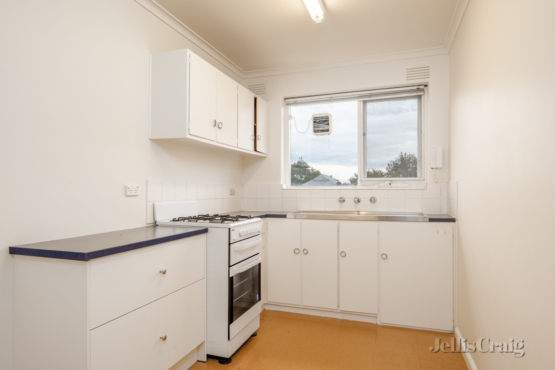 9/27 Ewart Street, Malvern image 5