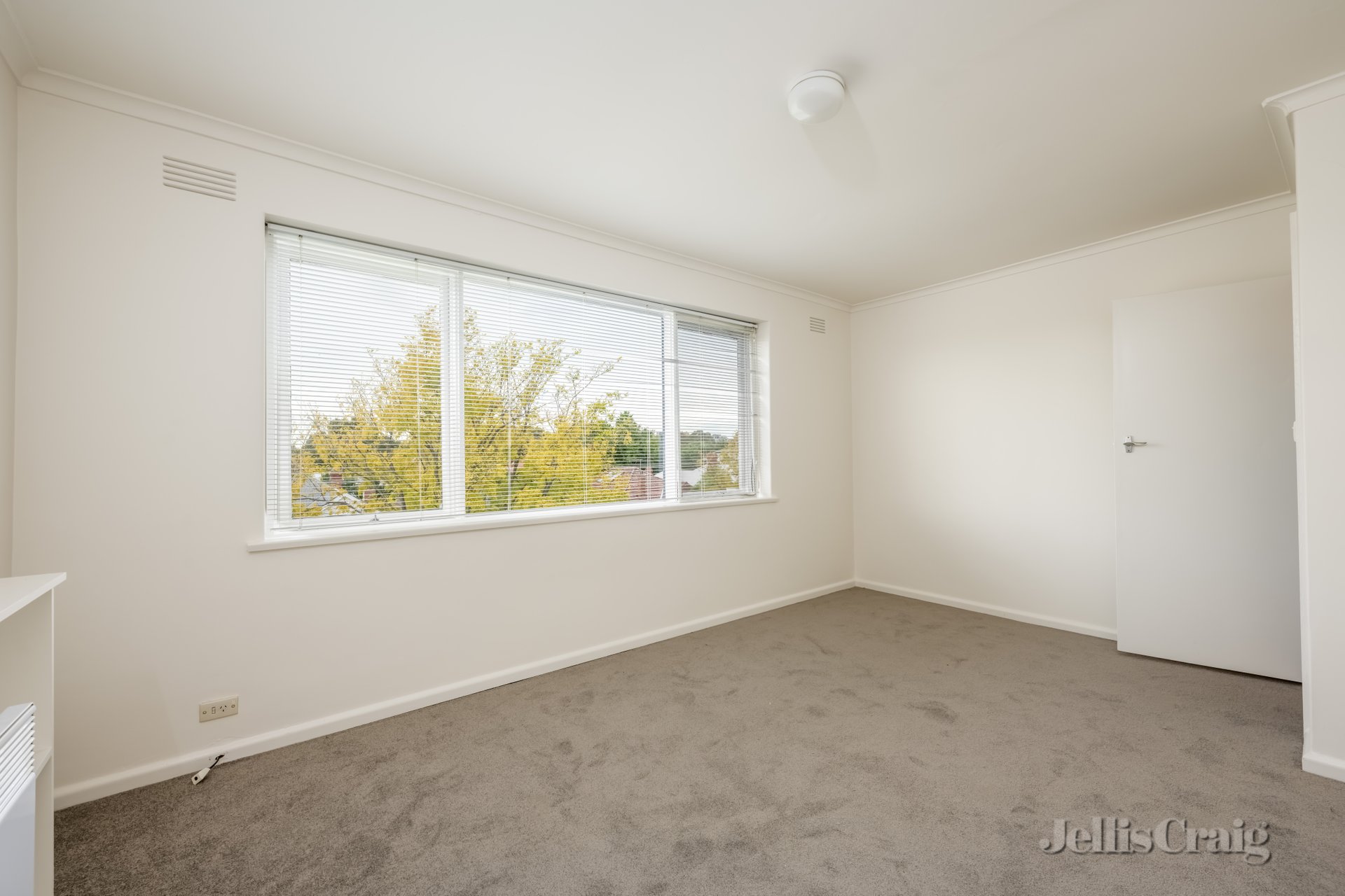 9/27 Ewart Street, Malvern image 6