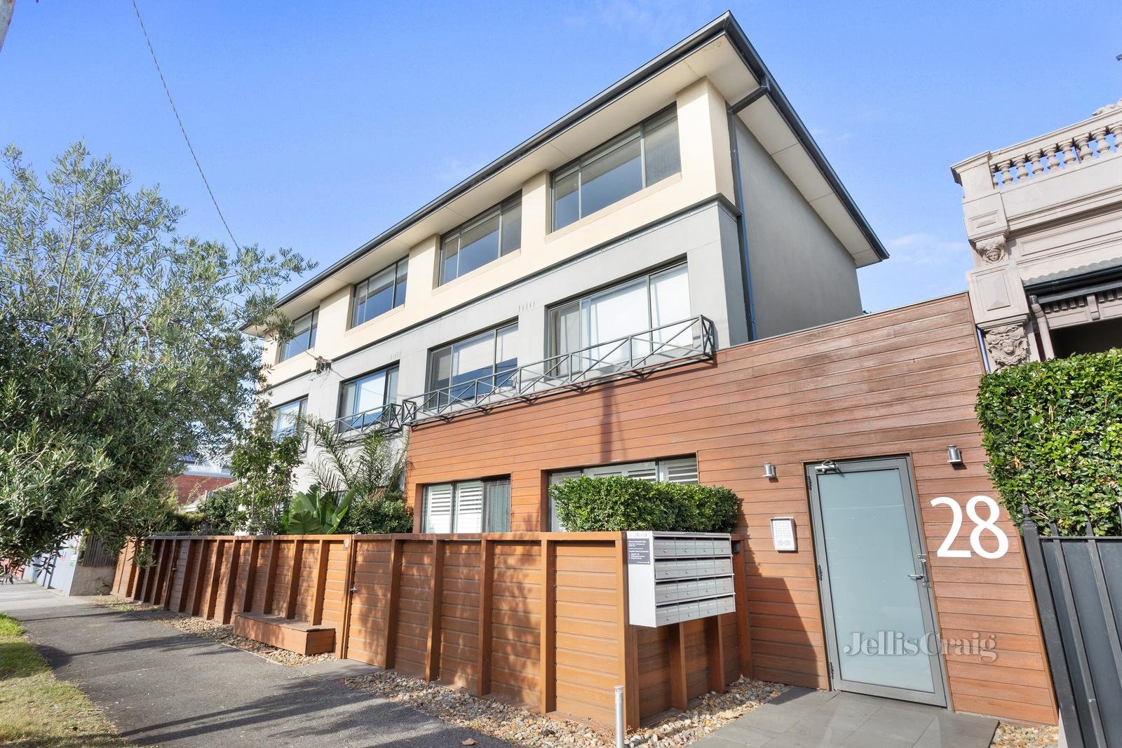 9/28 Patterson Street, Middle Park image 1