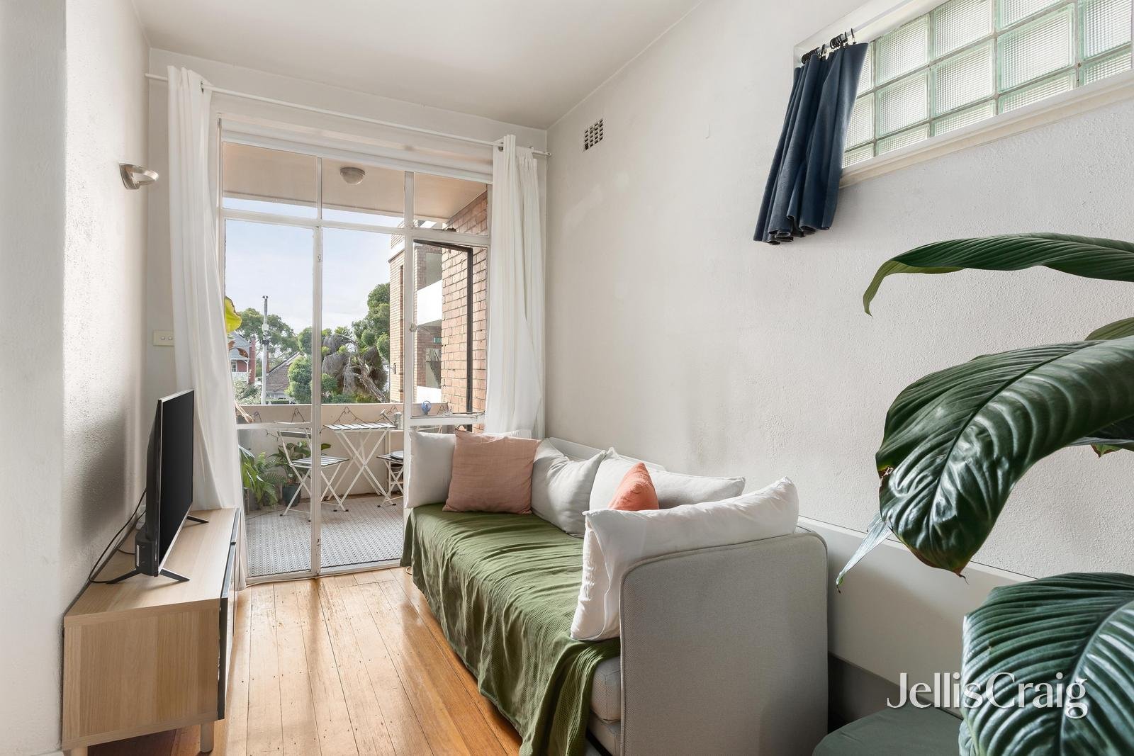 9/29 Hotham Street, East Melbourne image 2
