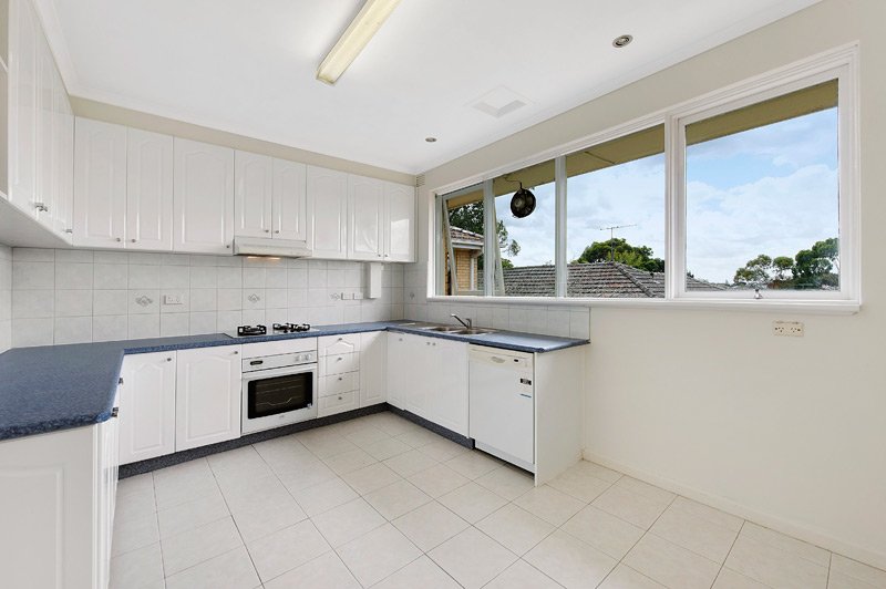 9/29 Weir Street, Balwyn image 2