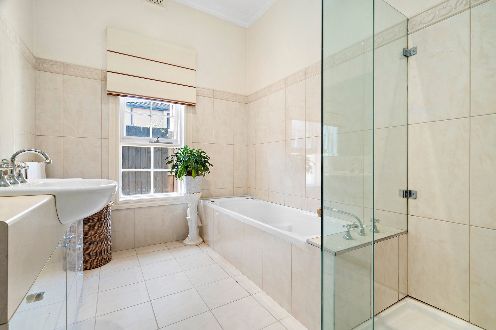 Property Gallery Thumbnail 13