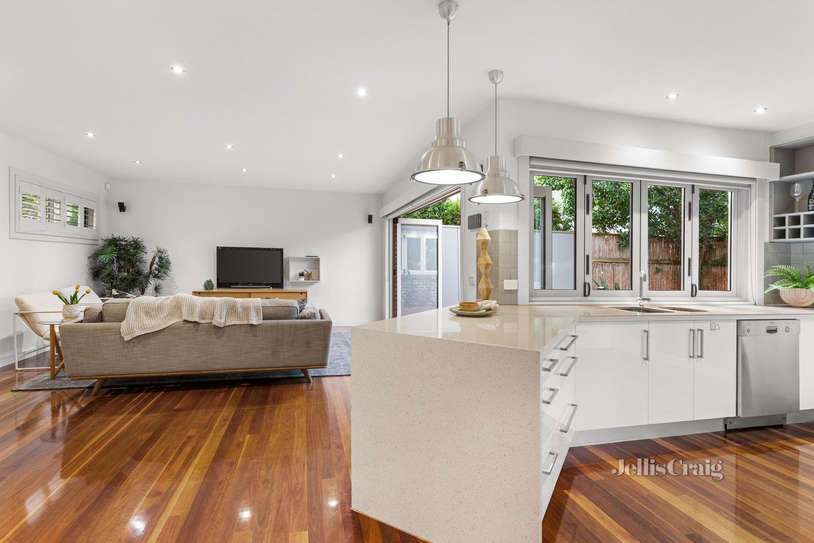 93 Hilton Street, Mount Waverley image 6
