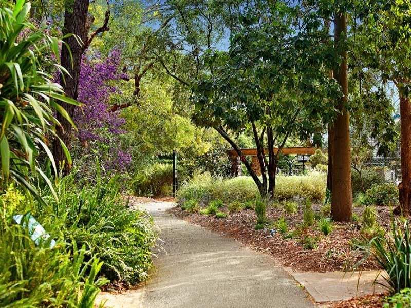 9/3 Kireep Road, Balwyn image 5