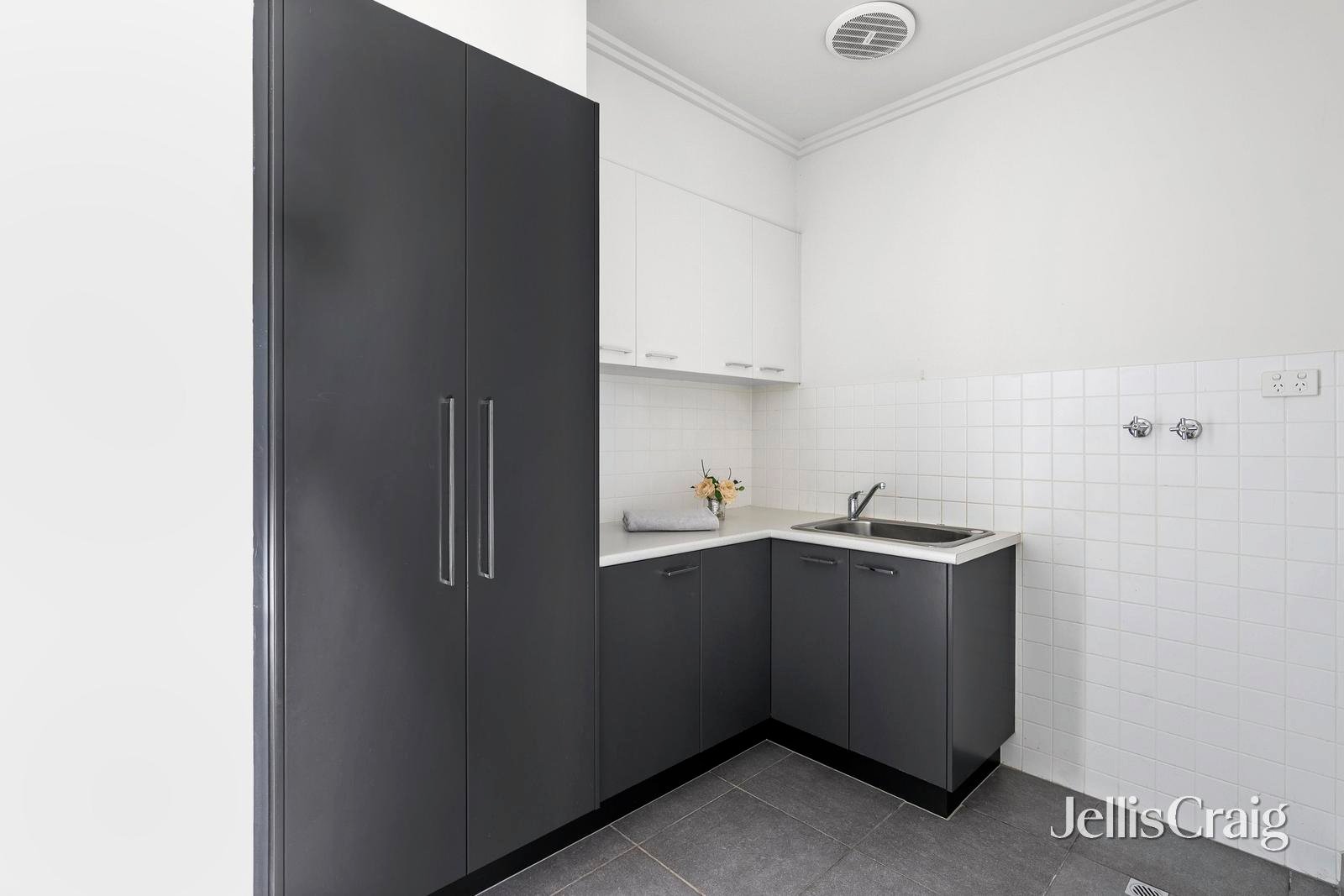 93 Parkville Avenue, Parkville image 16