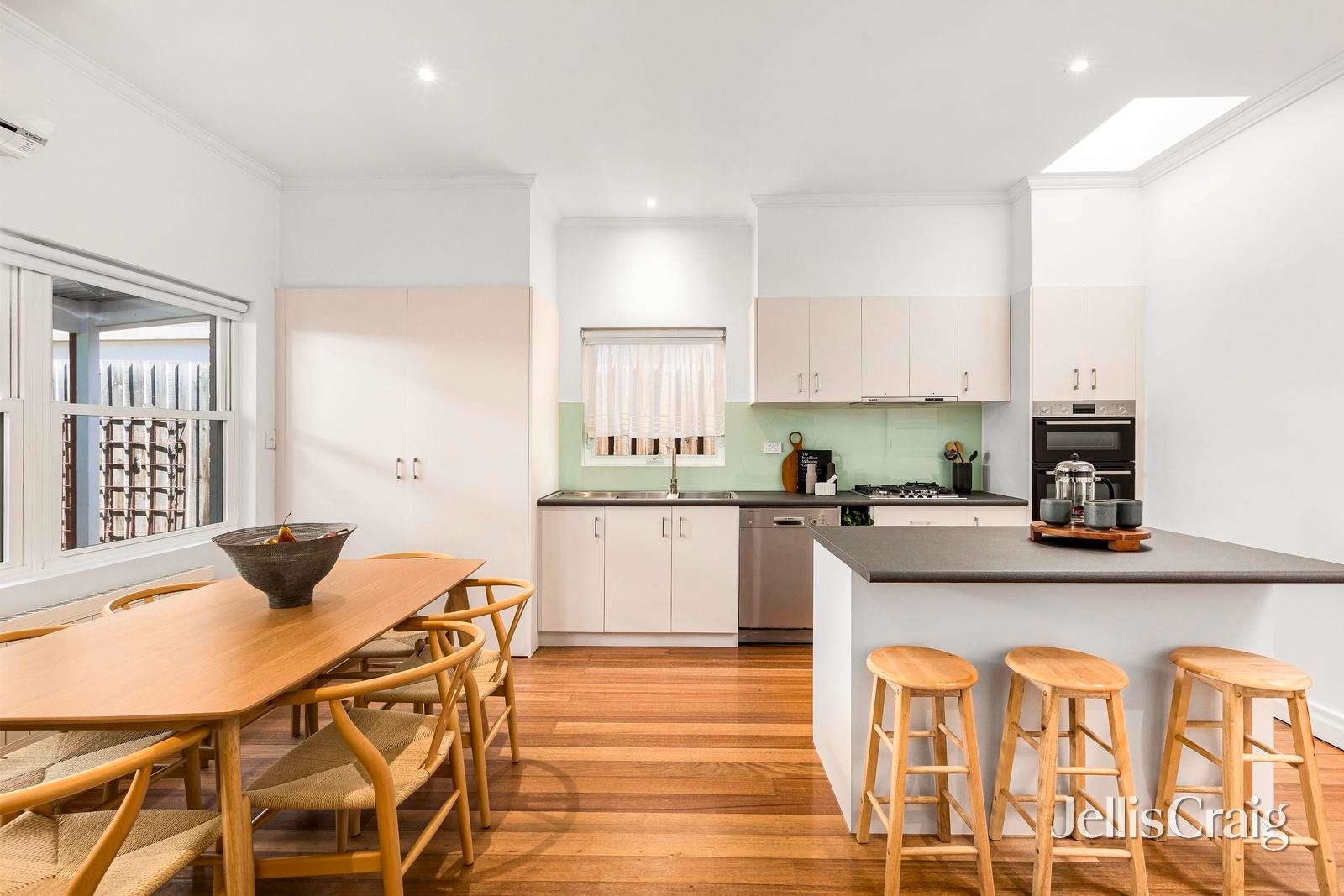 93 Spray Street, Elwood image 6