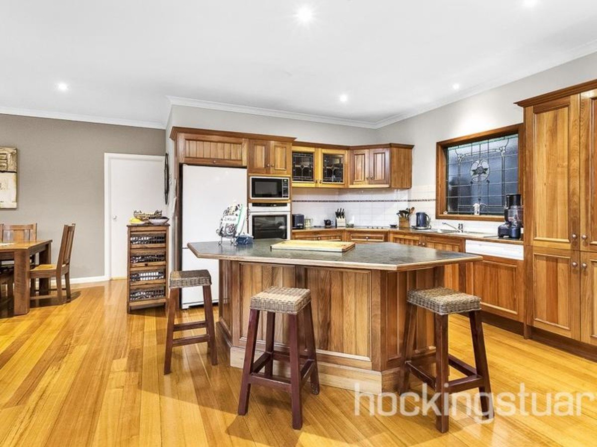 93 Watts Street, Box Hill North image 3