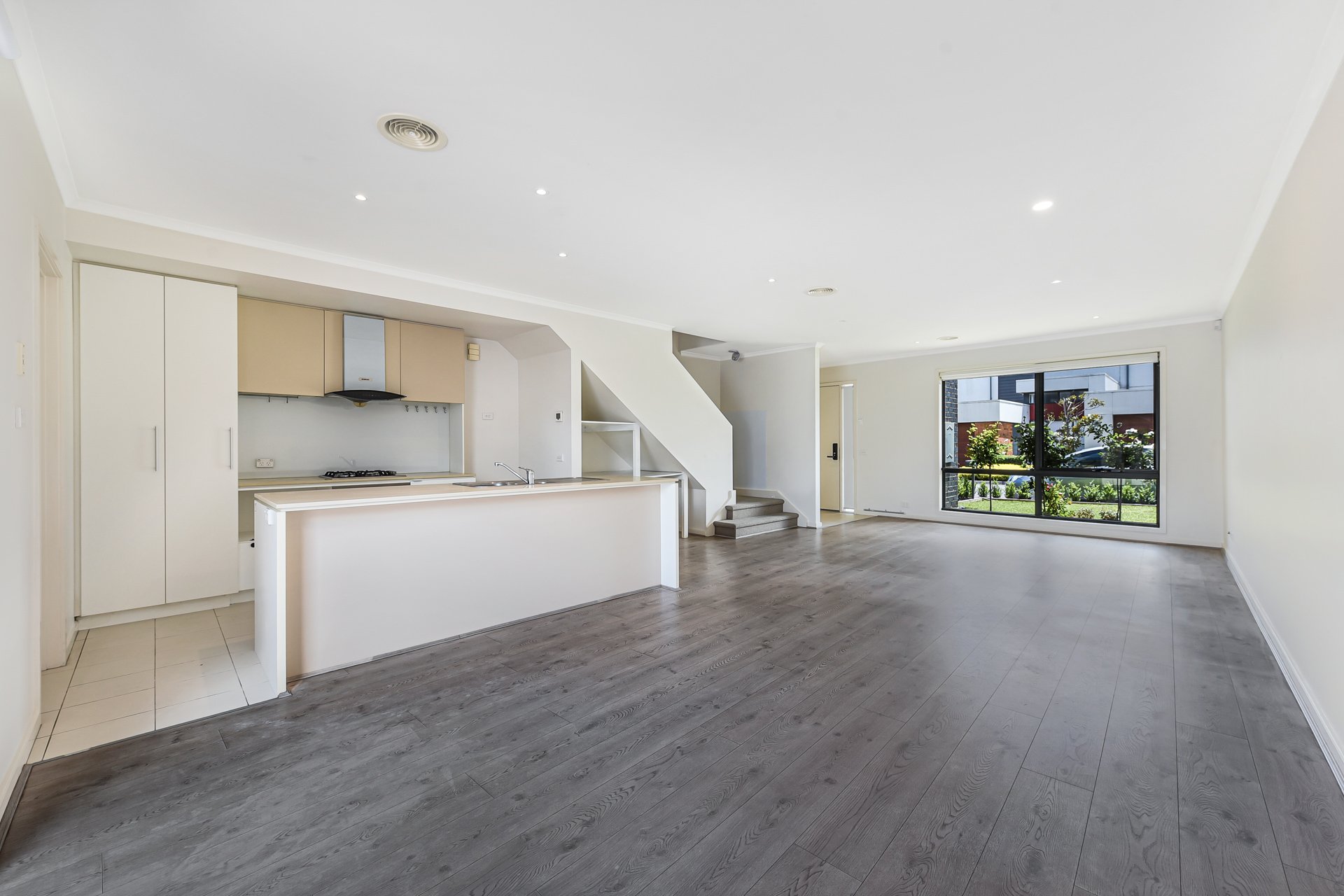93 Waverley Park Drive, Mulgrave image 2