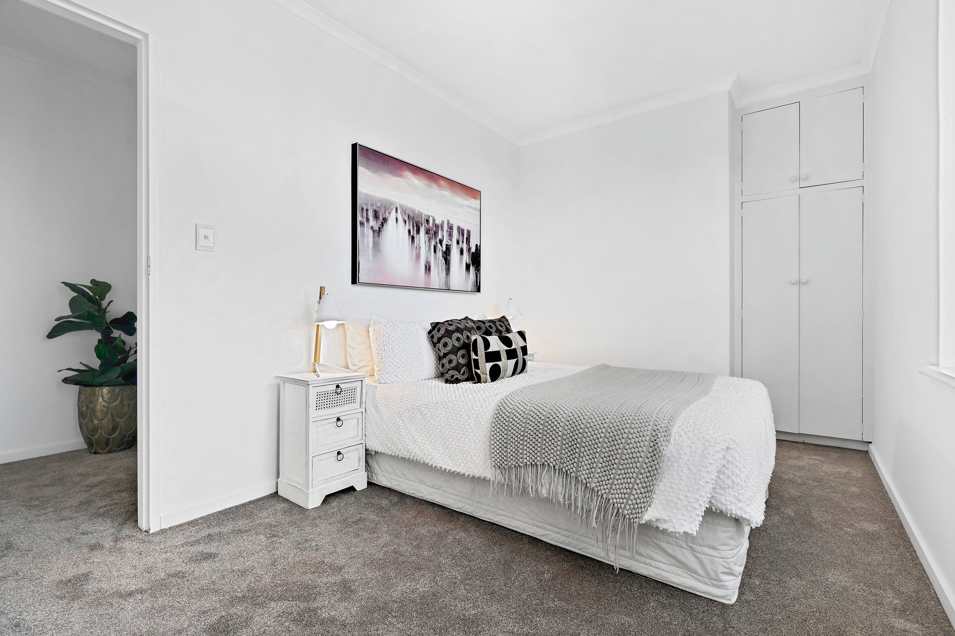 Property Gallery Thumbnail 6