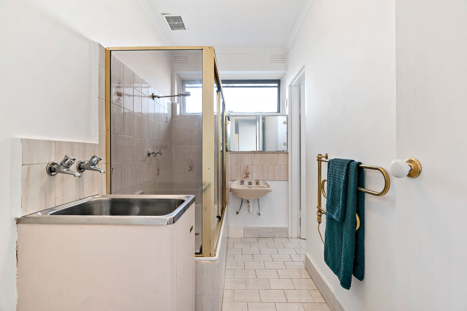 Property Gallery Thumbnail 9