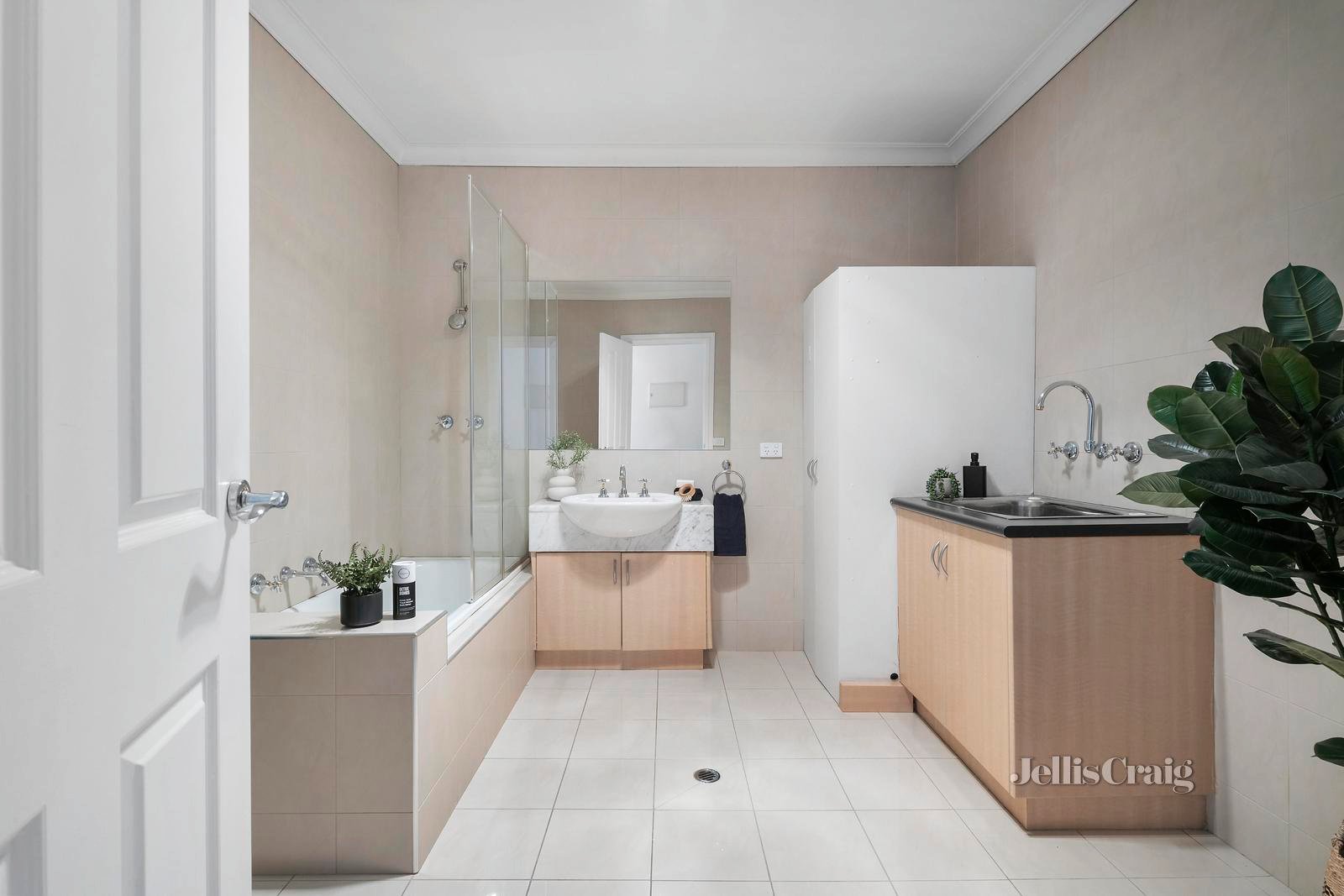 9/33 Fisher Parade, Ascot Vale image 7