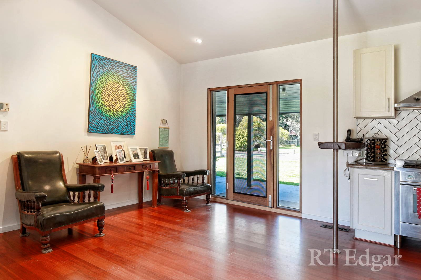Property Gallery Thumbnail 9