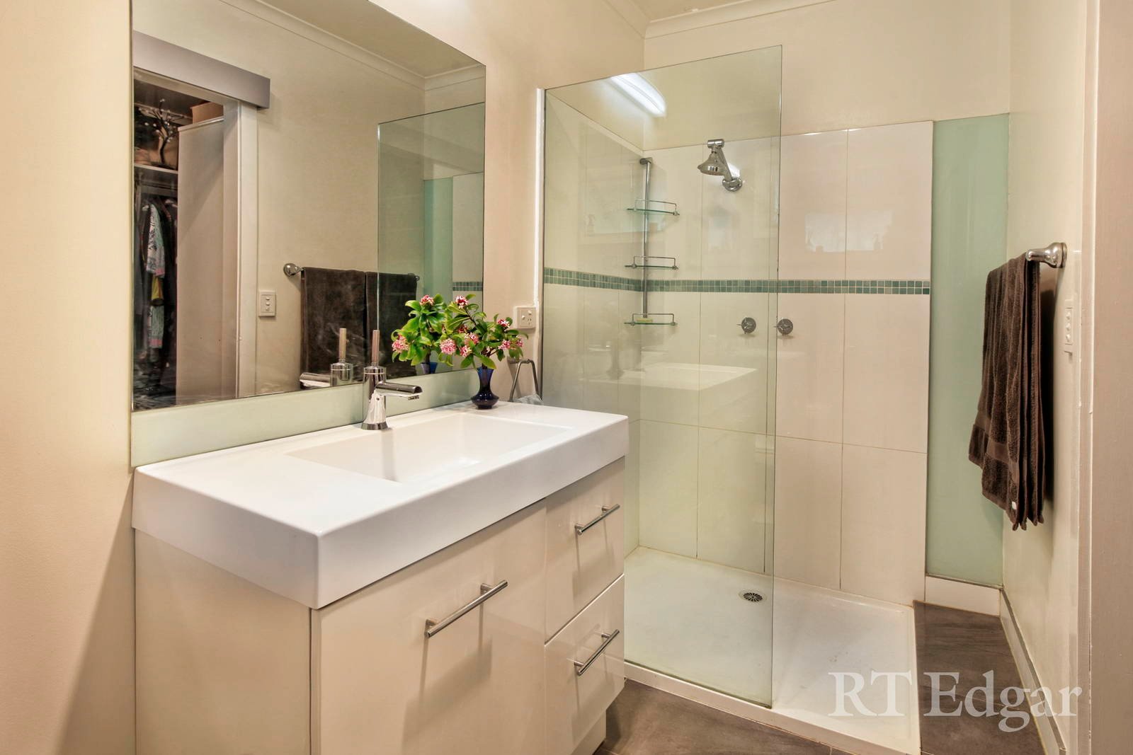 Property Gallery Thumbnail 12