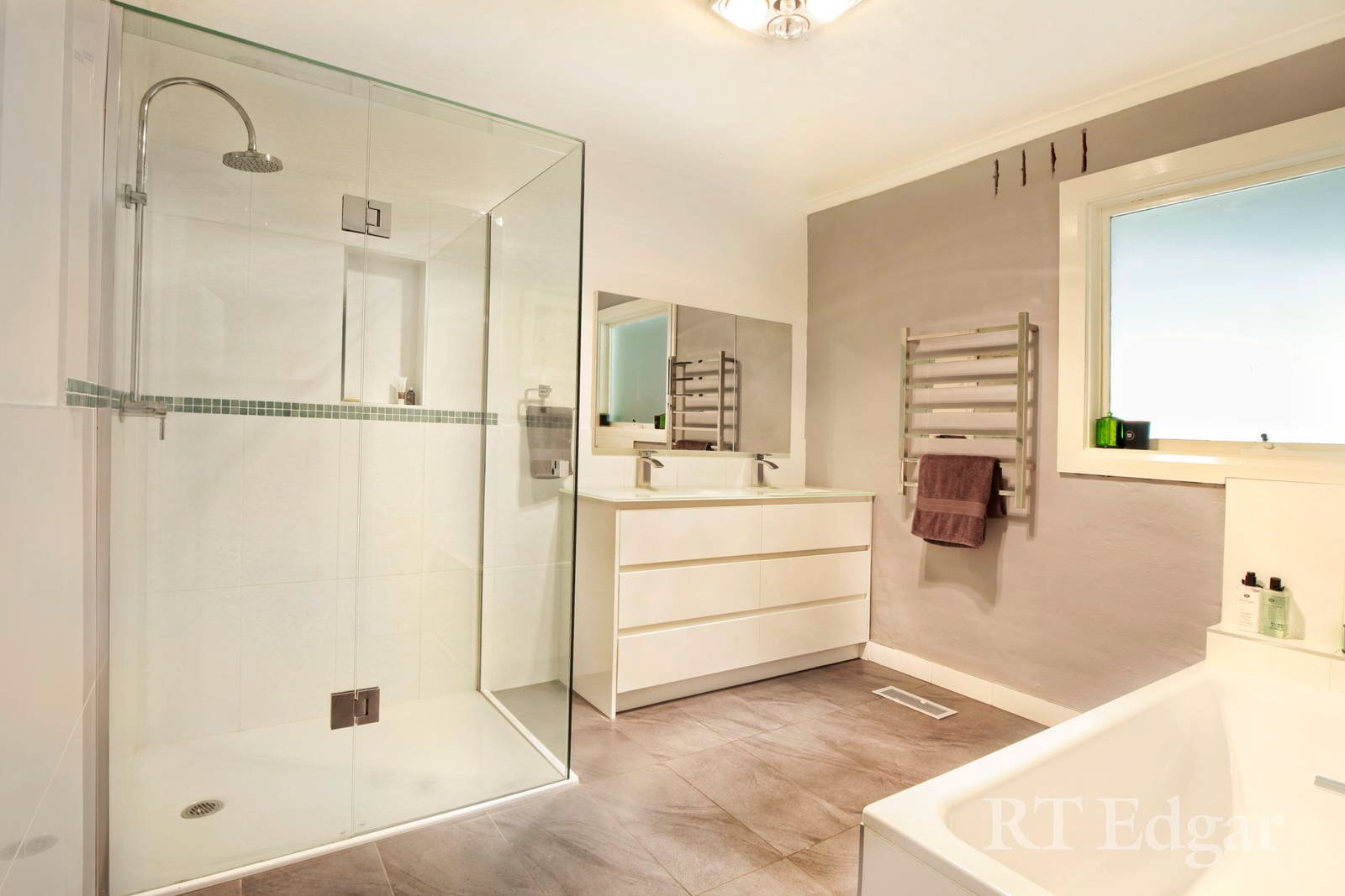 Property Gallery Thumbnail 14